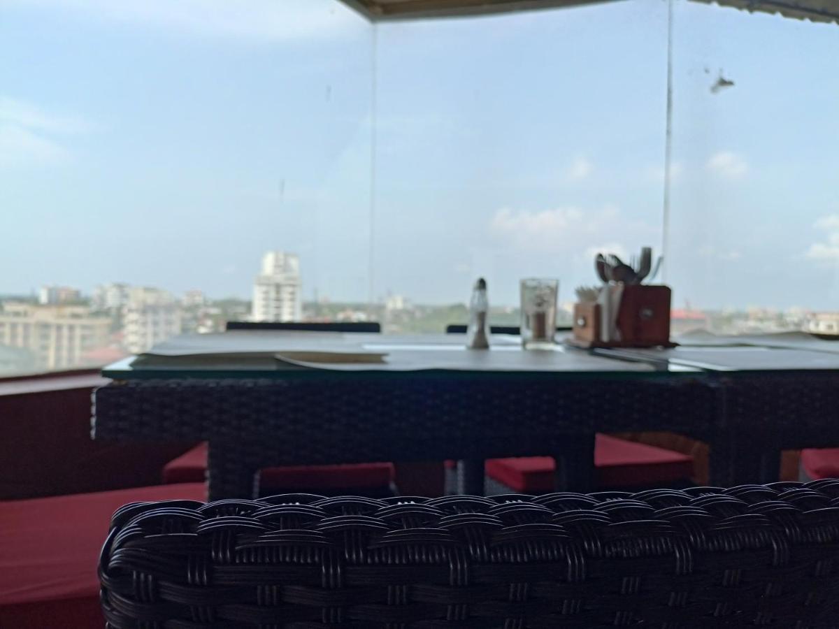 Hotel Presidency Kochi Exterior foto