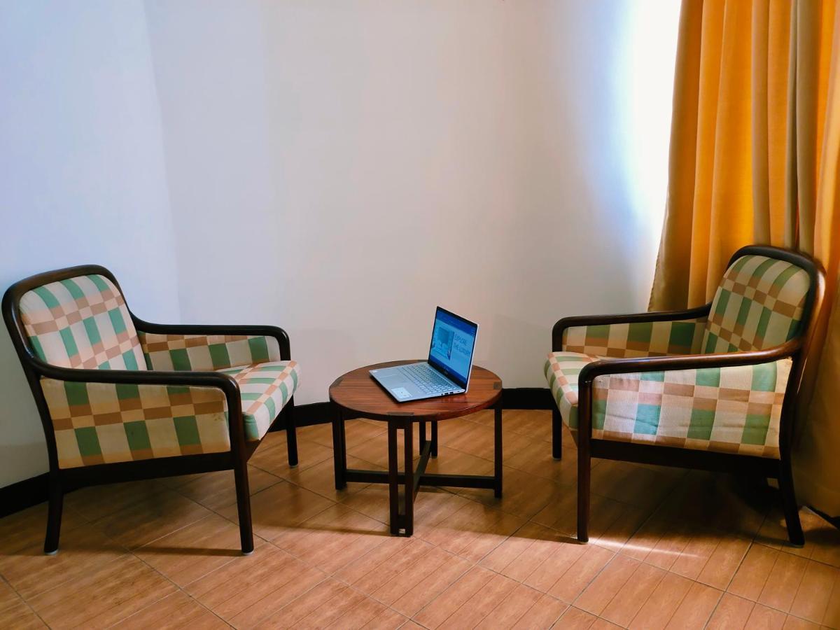 Hotel Presidency Kochi Exterior foto