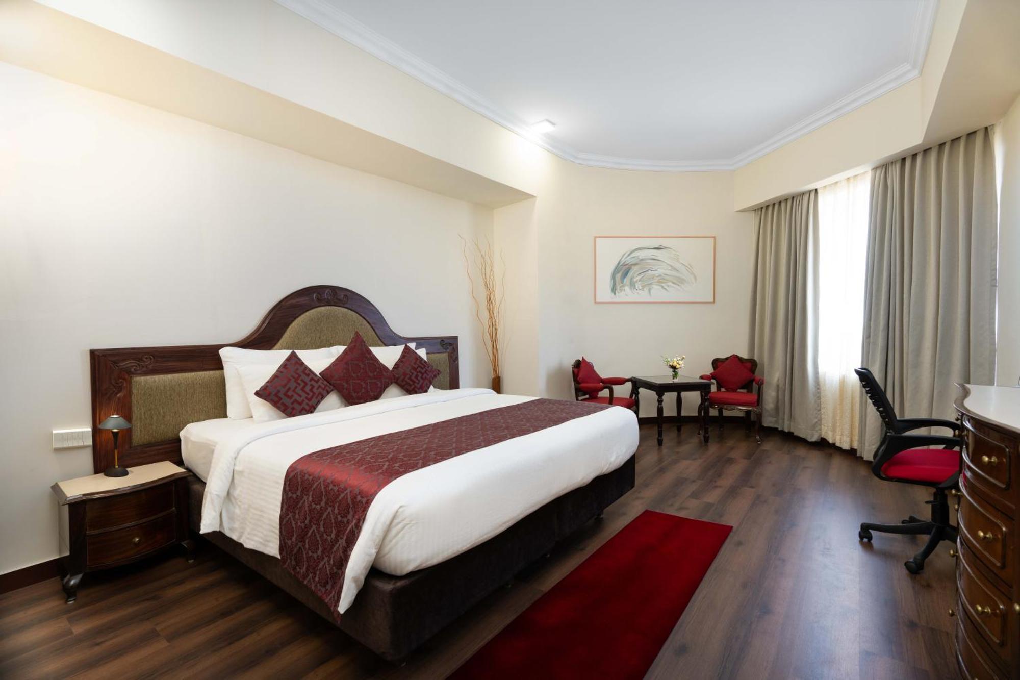 Hotel Presidency Kochi Exterior foto