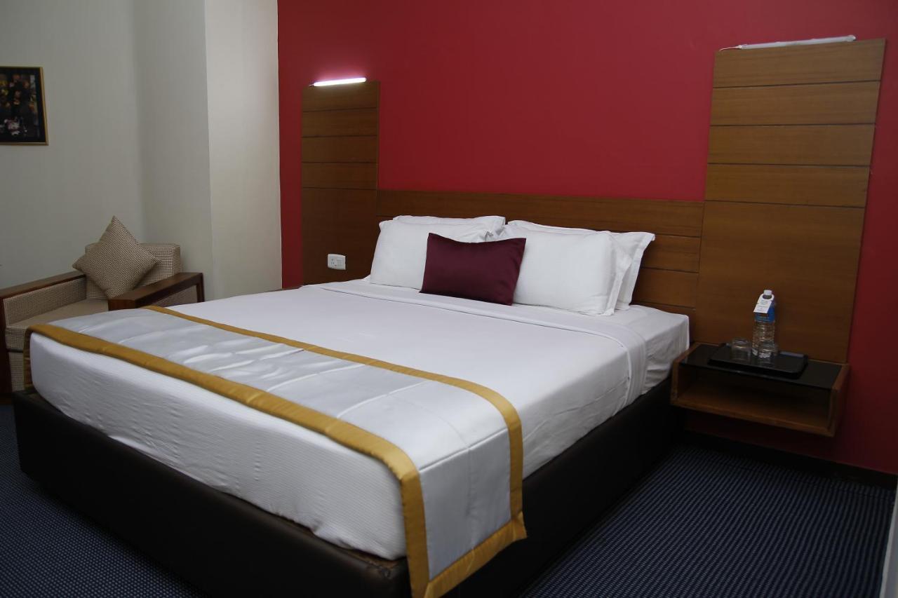 Hotel Presidency Kochi Exterior foto