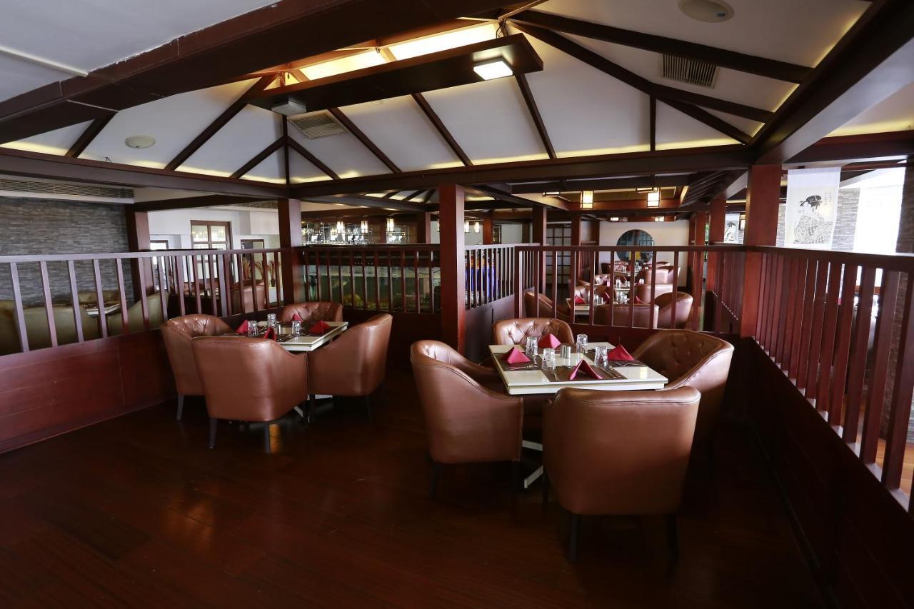 Hotel Presidency Kochi Exterior foto